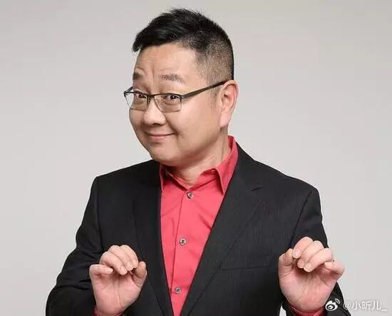 张绍刚已经主持十年脱口秀了 不知不觉，张绍刚主持脱口秀竟有十年了。他那“毒舌”又