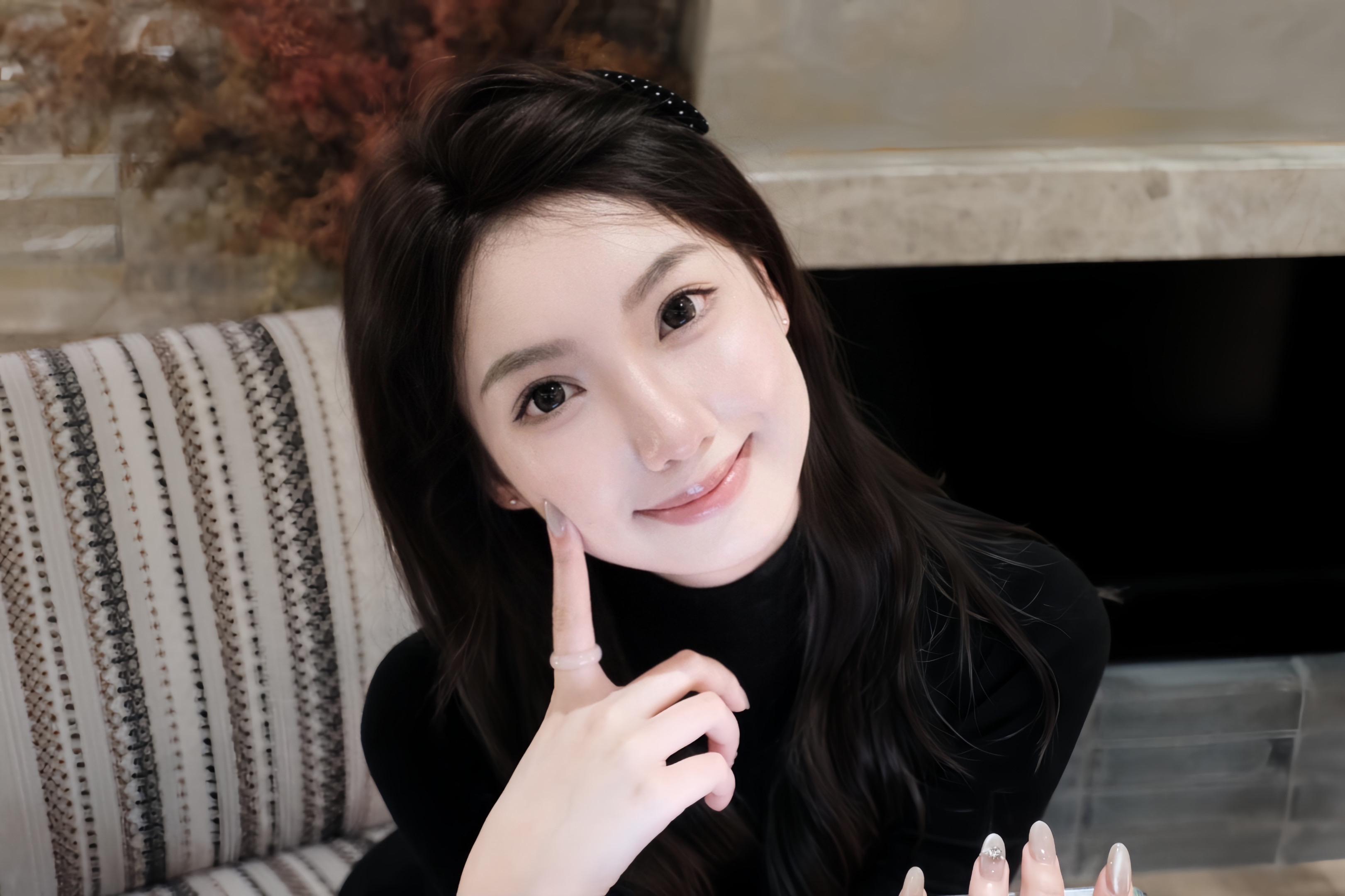 看着我眼睛的时候你又在想什么呢。