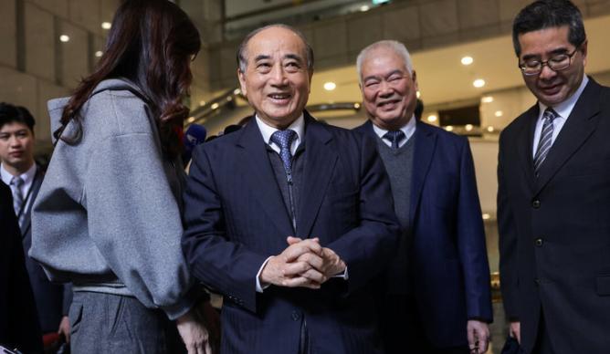 王金平进入新“高光时刻”，替国民党督战南台湾

去年年末，郑丽文在国民党中常会上