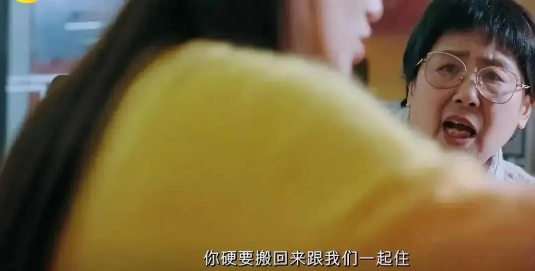 黄圣依提醒我们：离了婚的女人是没有家的！

在最近的综艺中，黄圣依和妈妈的相处模