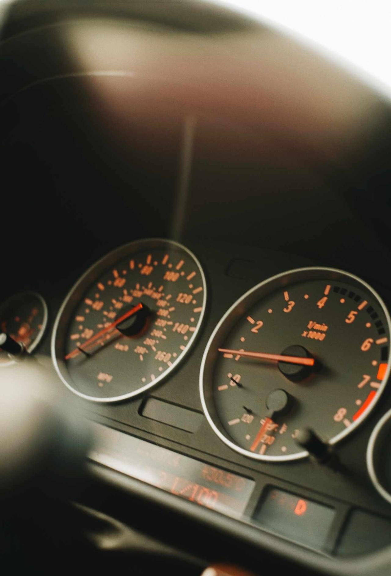 老车就是初秋的味道
复古车 情怀老车 经典怀旧老车 老宝马 宝马5系