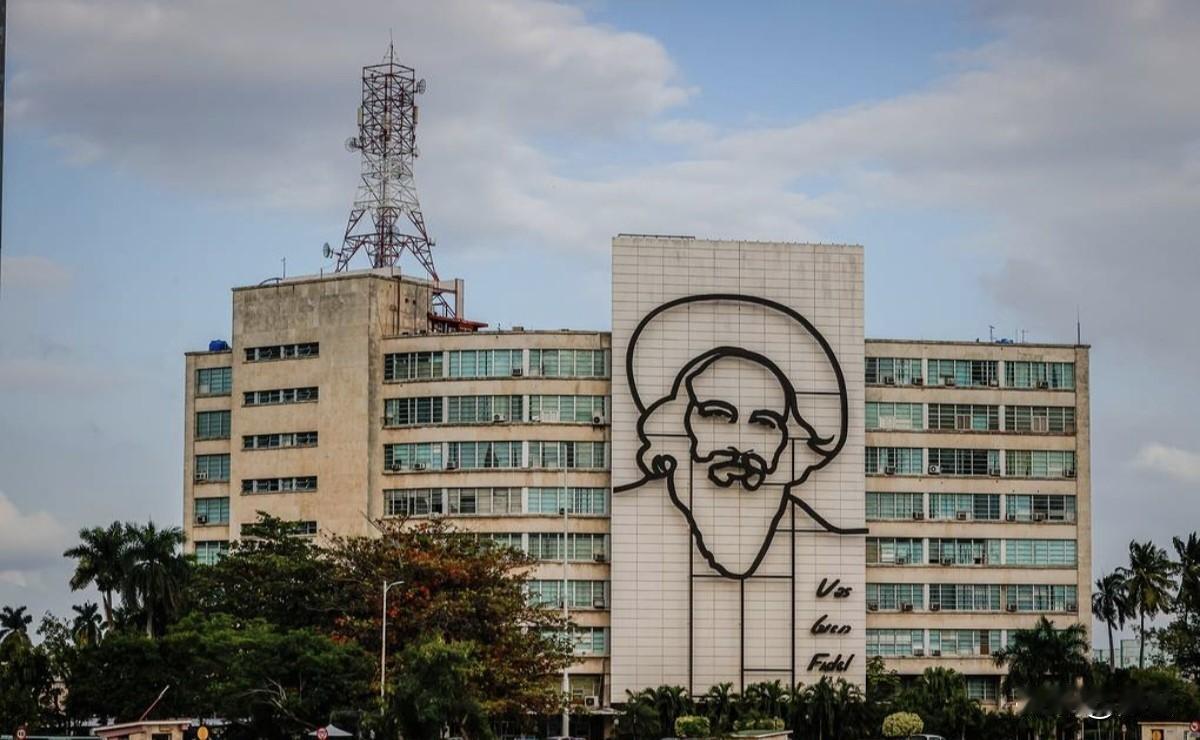 突发！古巴领海爆发交火：美籍快艇非法闯入先开火，古巴果断反击4死6伤
 
综合塔