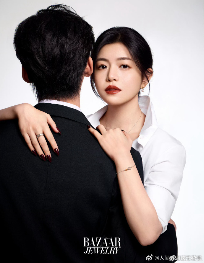 陈妍希周柯宇双A的张力感陈妍希周柯宇戴情侣戒指 黑白之间，双A的张力感拉满！危险