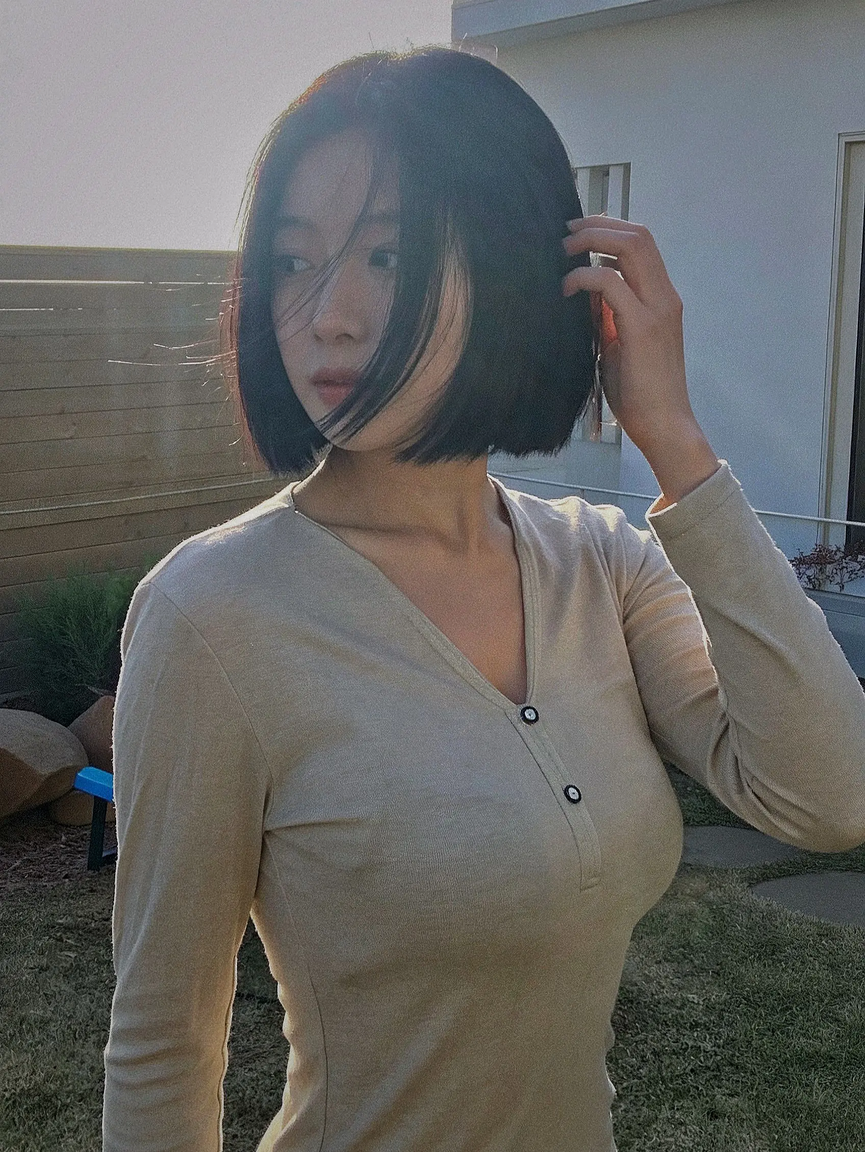 自古名将爱良马，从来美人属英雄。