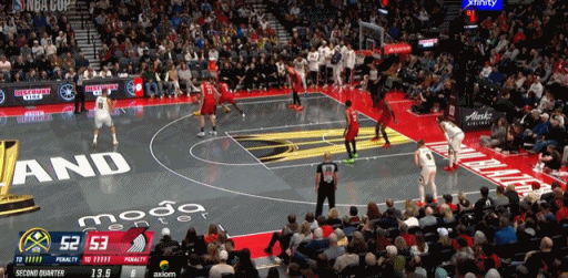 弧顶接球超远三分~！！！ ​​​