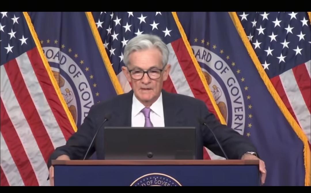 大家都知道，美国现在的债务总额已超38万亿美元，摊到每个美国人的头上，每人要杠1