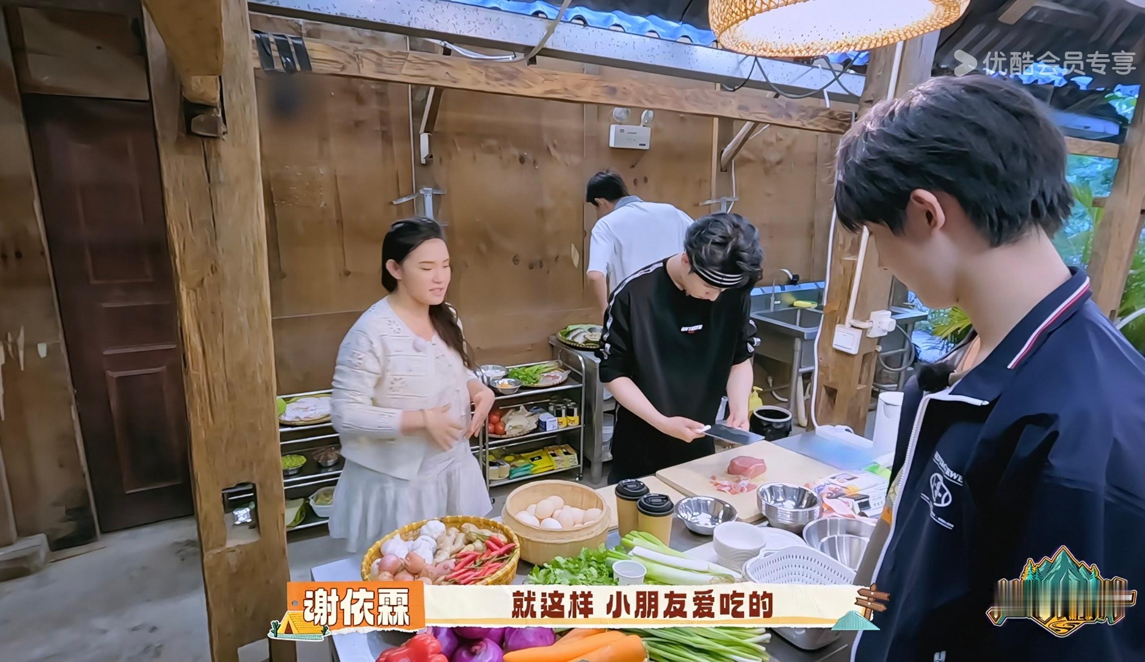 姐姐把俺们蛋蛋团当小朋友 