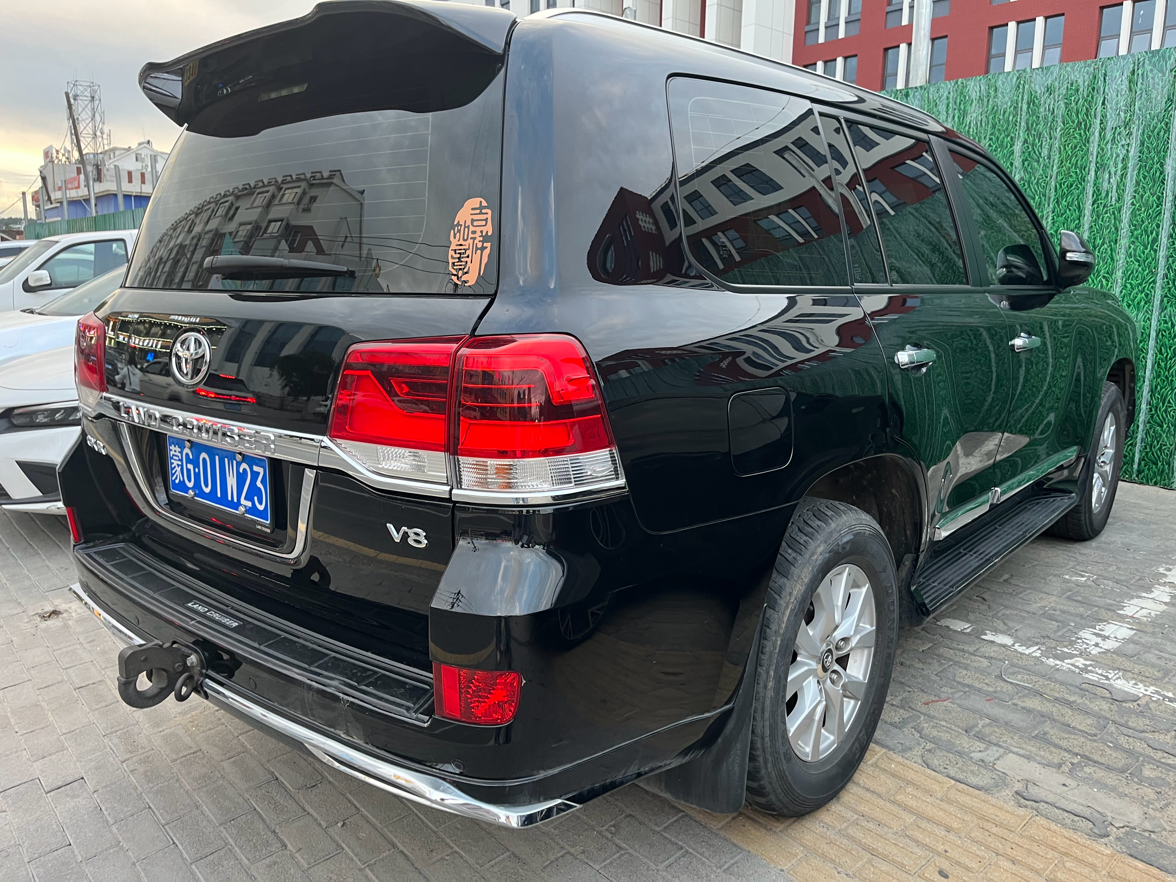 这边人太喜欢霸道陆巡了，满大街全是yz77聊车 ​​​