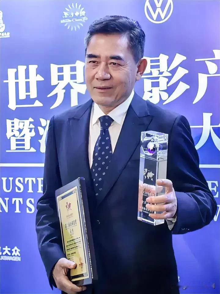 演员，陈宝国说，我平时就是粗茶淡饭，不敢乱吃，我吃东西有个秘密，那就是多吃豆子。