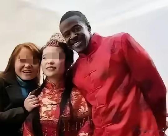 必须要警惕！
不少人崇洋媚外，不全是天生就觉得外国月亮圆，很多根源来自过去一些地