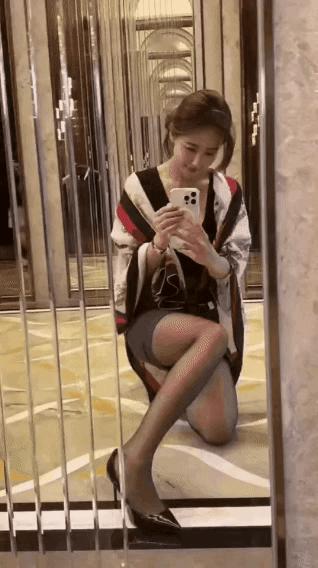 女人为什么总爱对镜自拍🤳