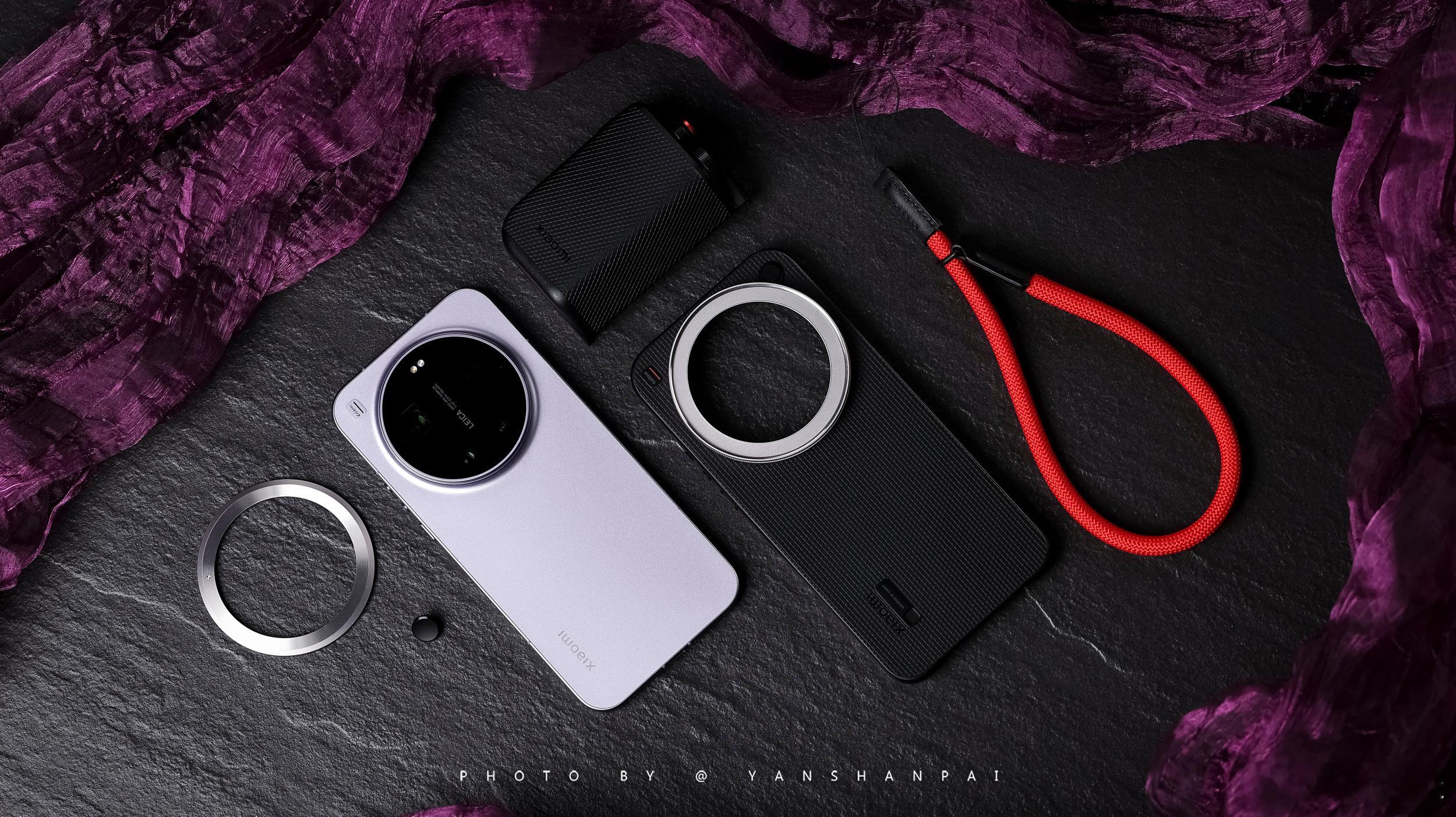 小米17 Ultra 冷烟紫图赏设计上，小米17 Ultra 延续了17标准版和