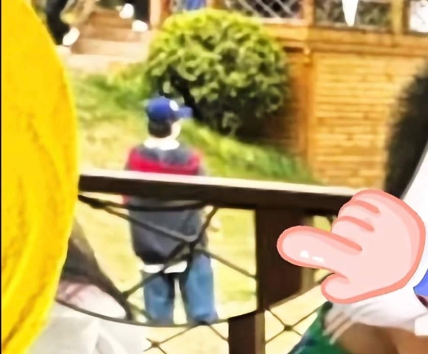 上海郊游偶遇赵丽颖和想想路人在上海偶遇赵丽颖和想想了，路人上海郊游偶遇赵丽颖和想