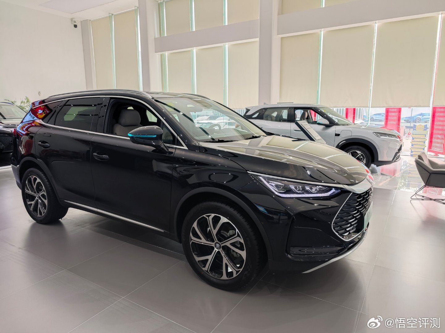 8成燃油车主换车选新能源只高不低，我每次试驾都是新能源车。不过只考虑纯电和混动，