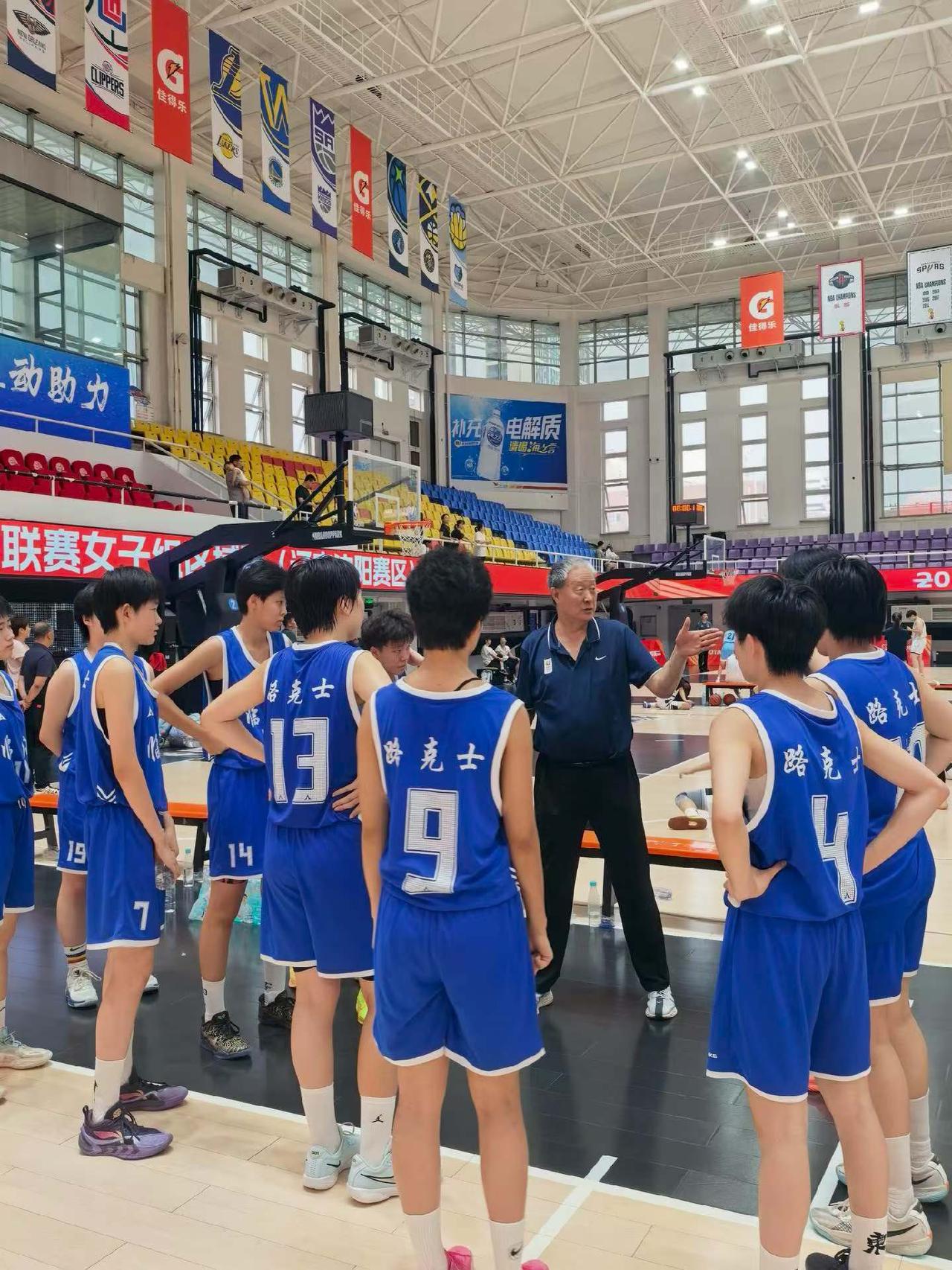 2026全国U15青少年篮球联赛，北区赛昨日在沈阳开赛，首战陈允利老师指导的临沂
