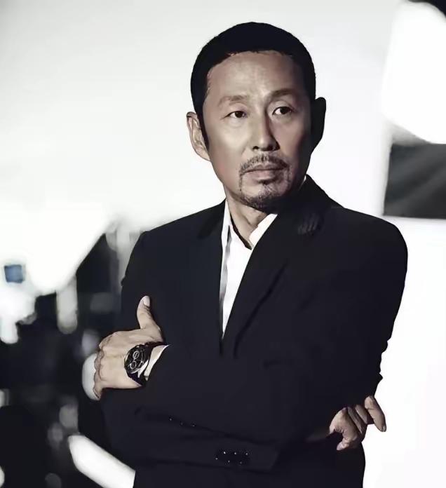陈道明一句话点透退休生活："等你老得走不动时，就会明白，退休后到处旅游，耗尽积蓄