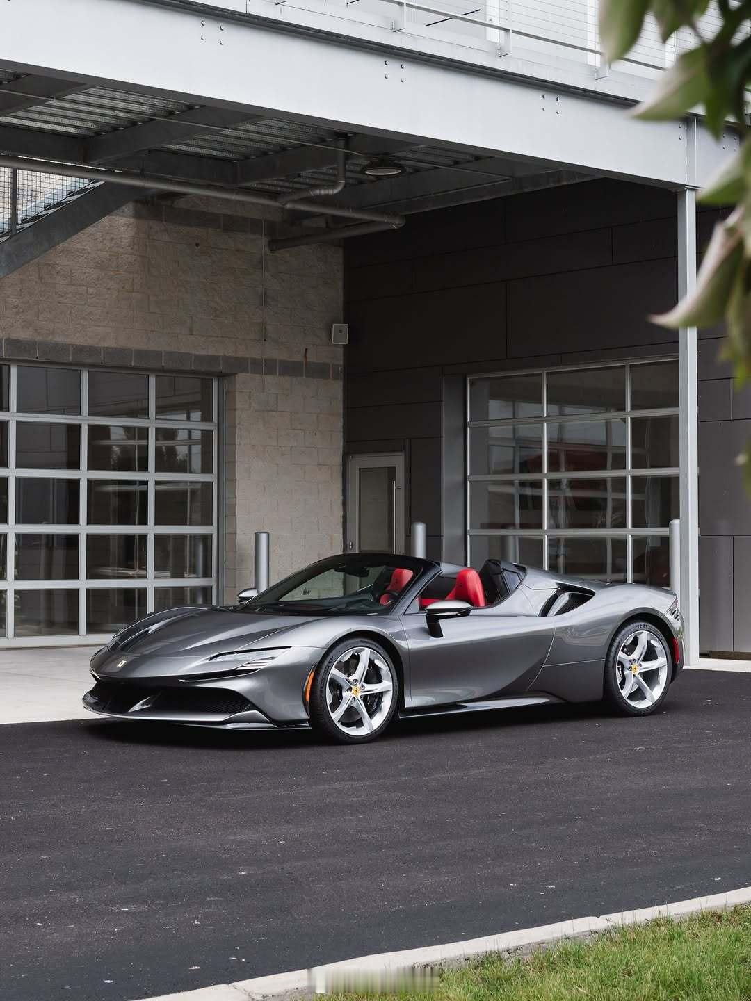 法拉利SF90 Spider Tailor Made纽博格林银 ​​​