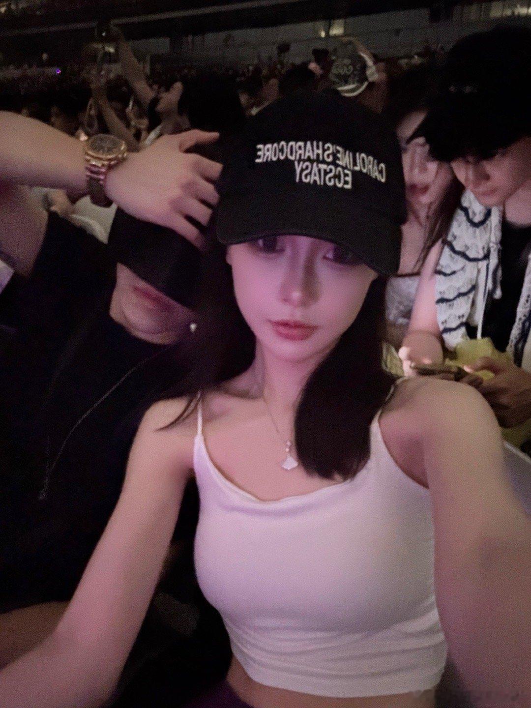 YE你怎么回事呢呢呢呢呢  ​​​