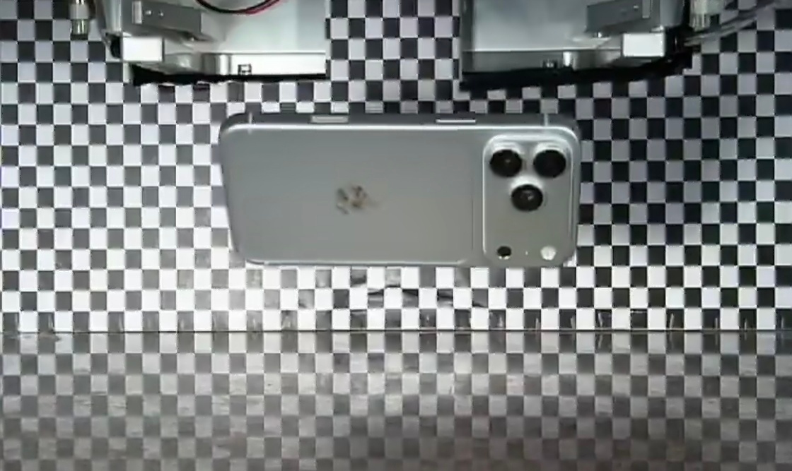 iPhone18ProMax银灰色外观没啥变化，如果到时再涨价，不知道市场反响会