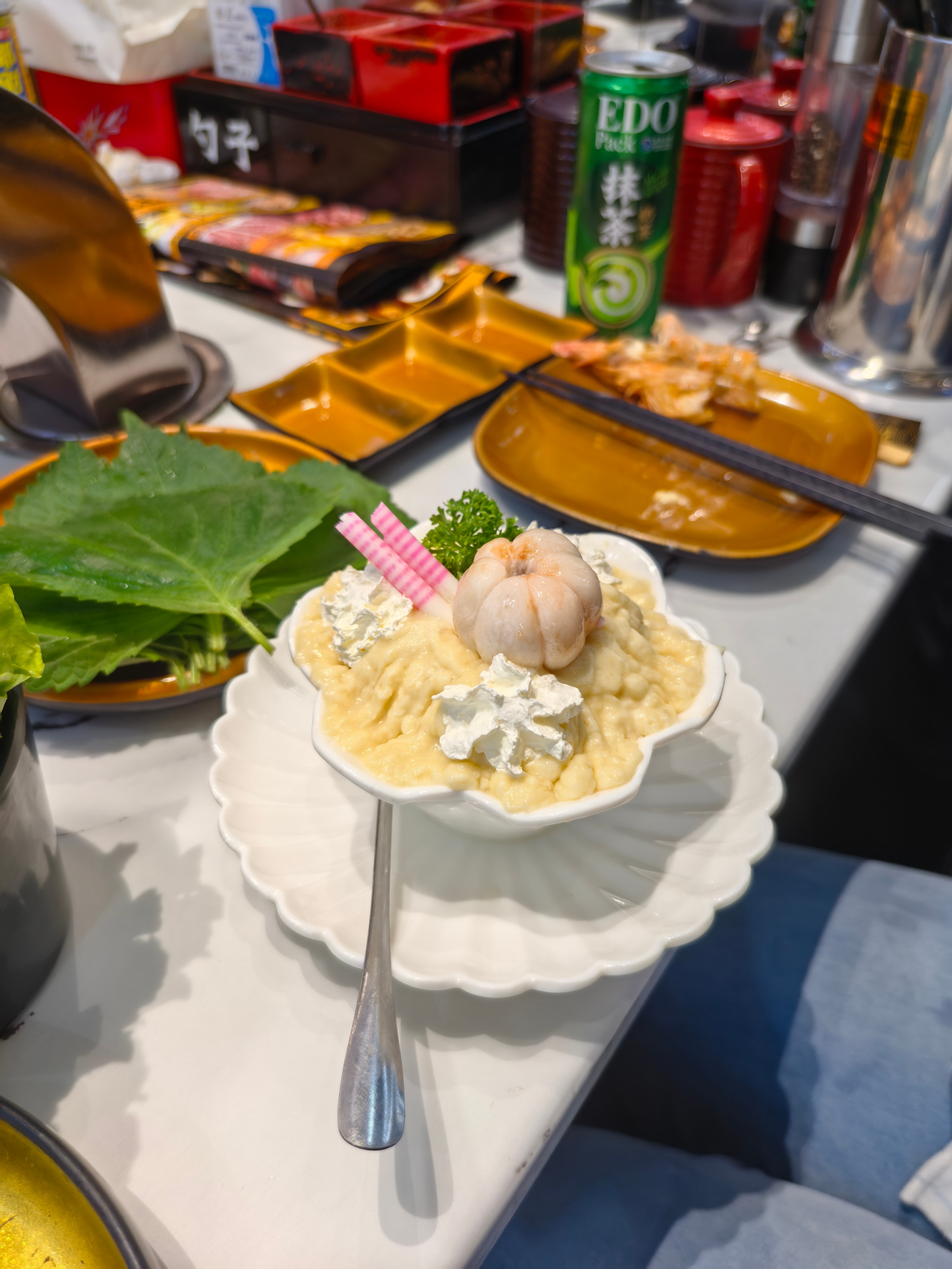 食用很火的作作烧肉！去的时间比较阴所以没排队呃呵呵呵呵 