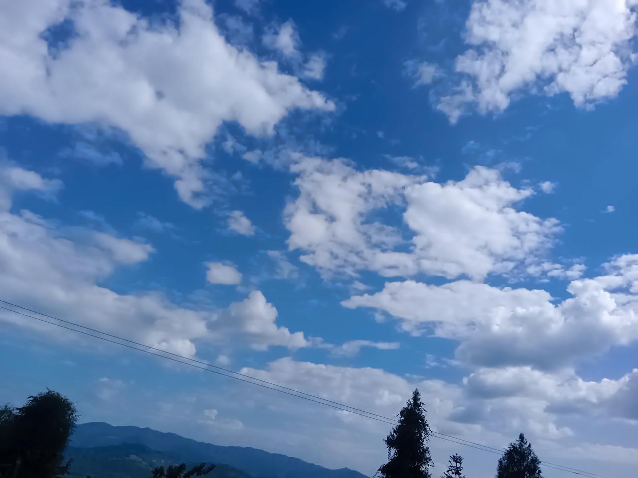 晒图笔记大赛“把烦恼，交给天空”，当你累了，不必告诉任何人，别人永远不会明白你的
