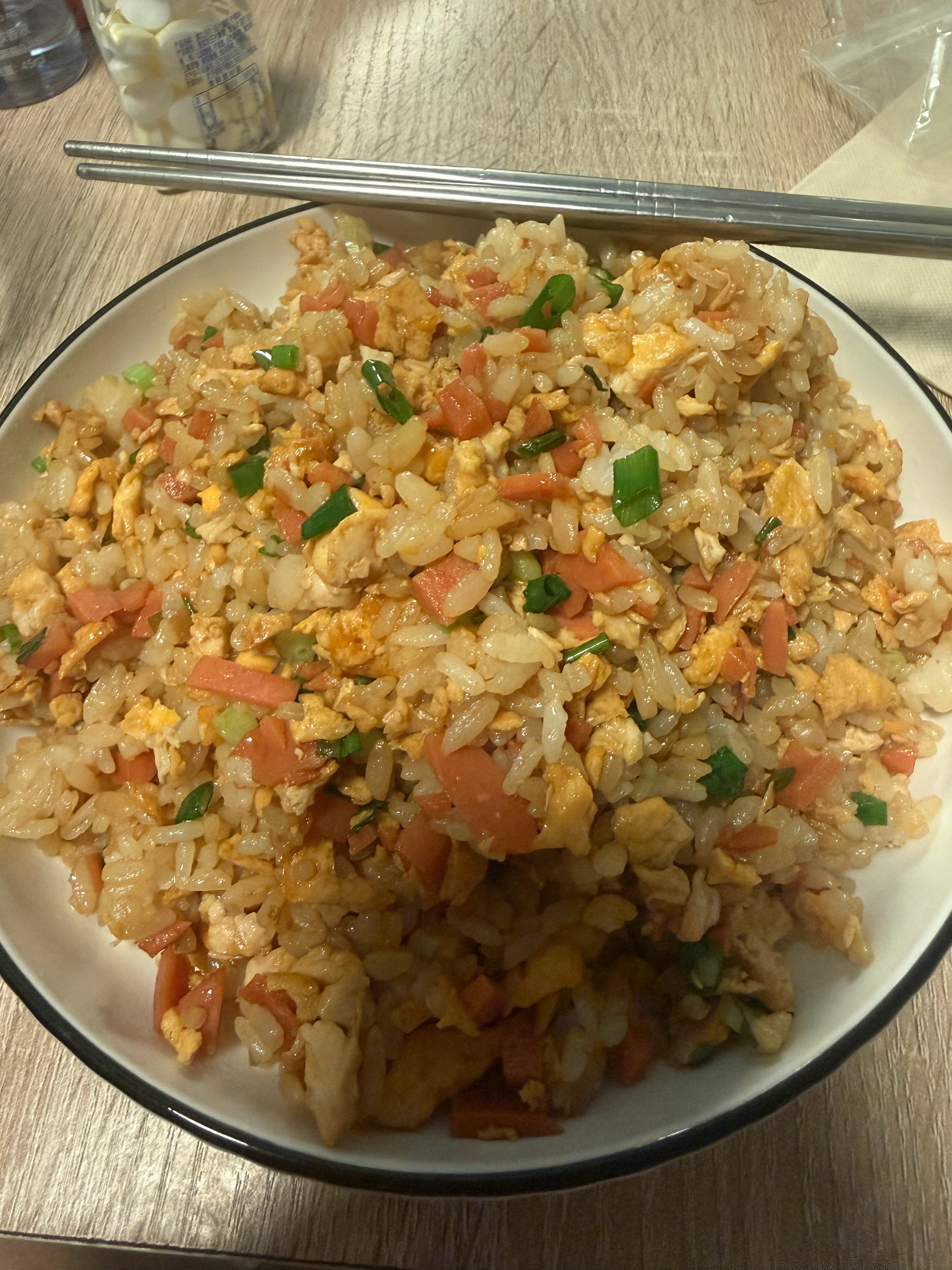 为何一碗米饭炒出来这么多啊蛋炒饭是半碗饭就够了吗