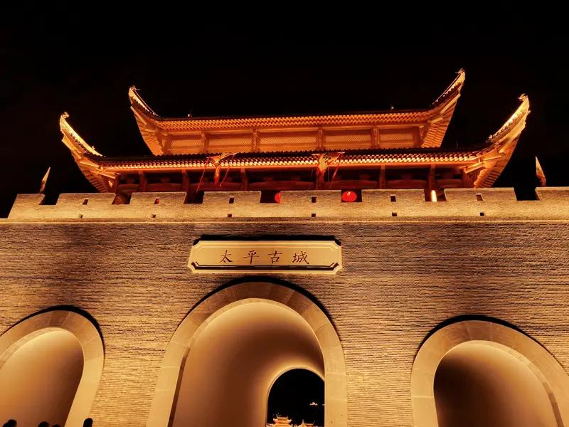 《太平年》，一部揭开五代十国乱世帷幕的史诗巨制
深蛙

在中国历史的浩瀚长河中，