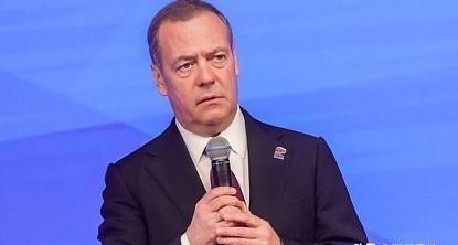 不能再忍了！梅德韦杰夫表示，在乌克兰对俄罗斯城市攻击日益激烈的背景下，俄罗斯是时