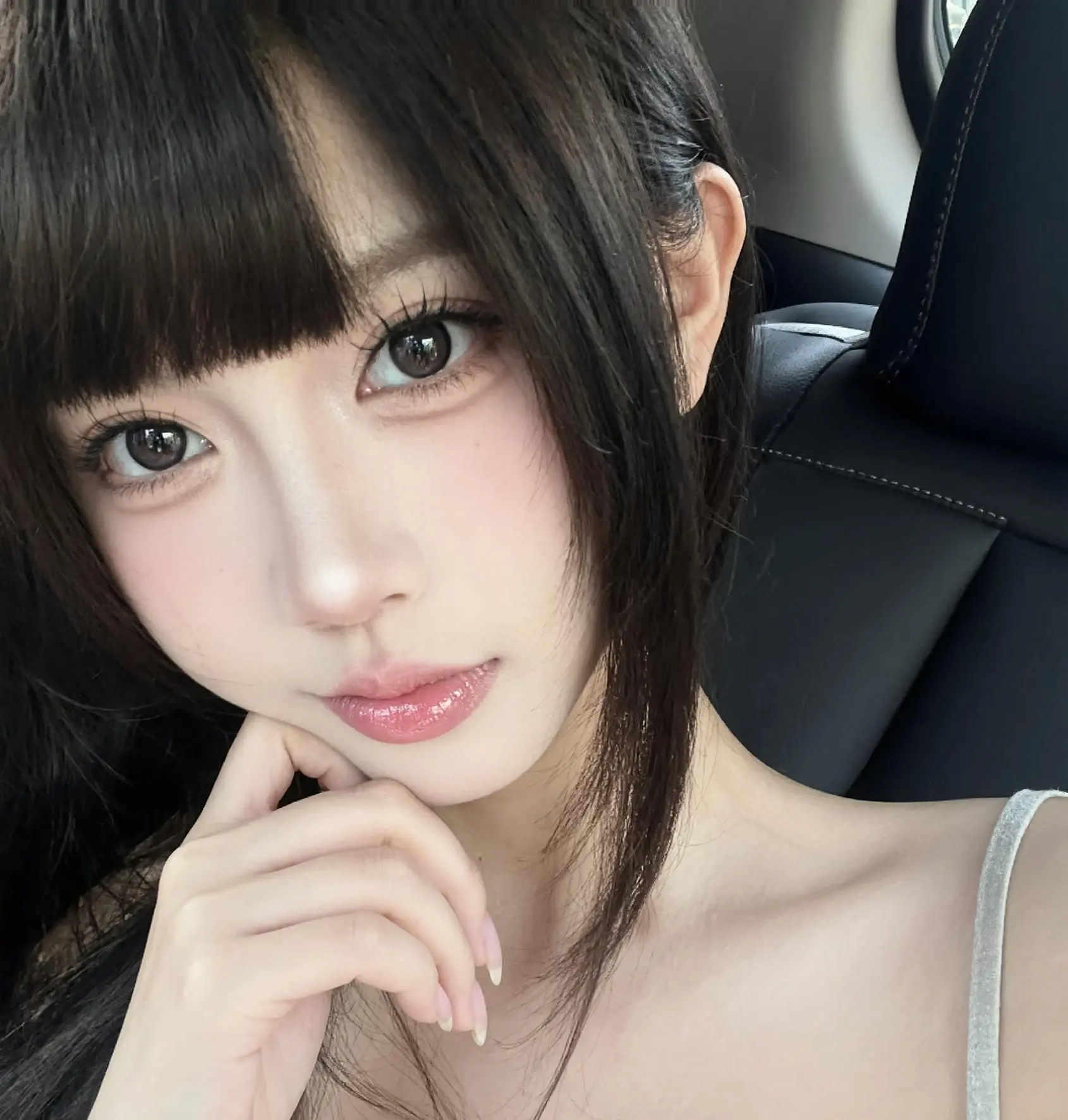 AI超清甜妹车内写真 早说你不喜欢甜妹我就不装了   ai创作全新升级 齐刘海
