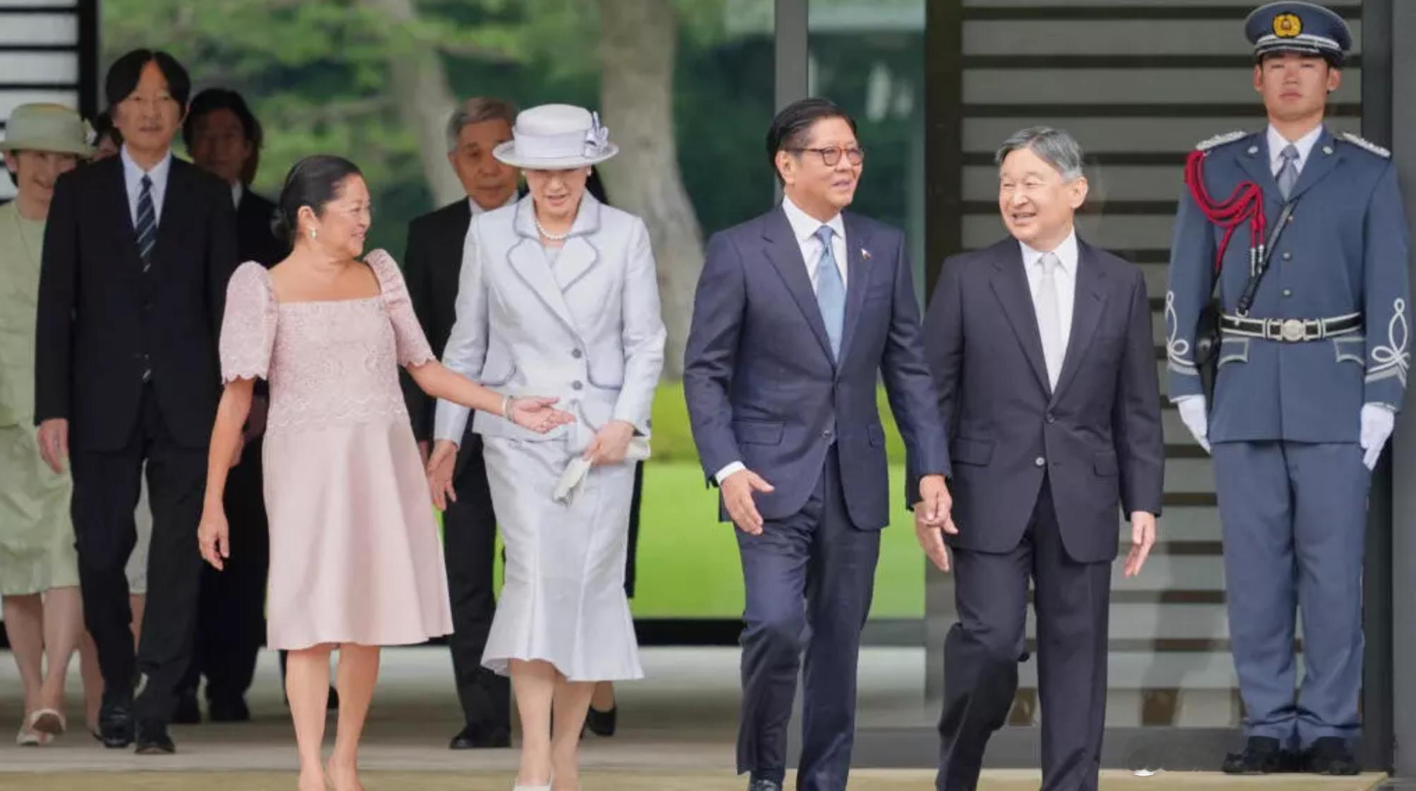 日本天皇皇后在皇居迎接菲律宾总统马科斯 国宾访问活动全面展开海外新鲜事 5月26