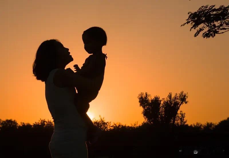 人到晚年最大的底牌是什么


在人生的漫漫长河中，我们一路前行，经历着风风雨雨，