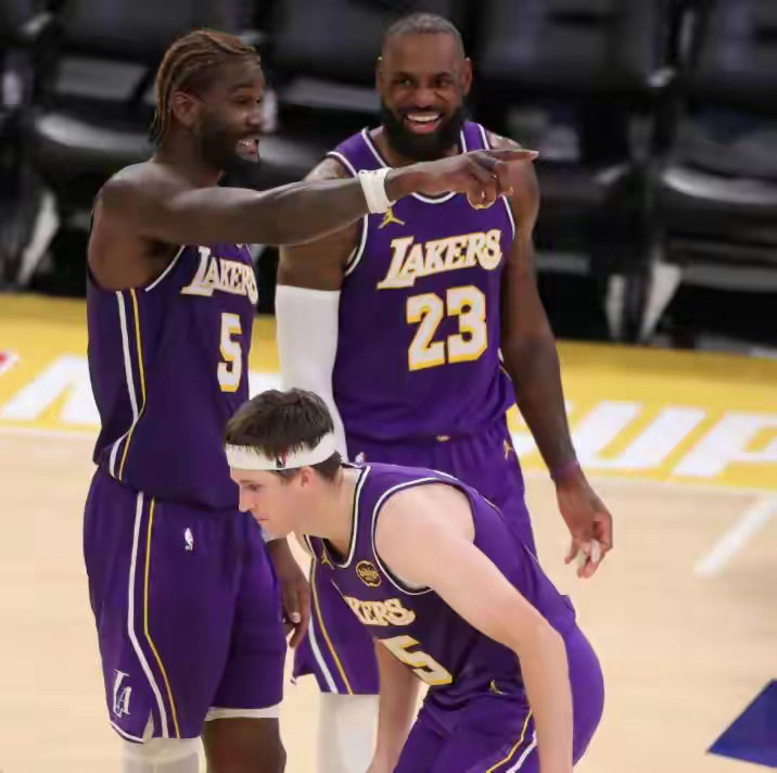 东契奇41+8统治赛场！湖人116-99击败篮网，赢球功臣非他莫属🔥NBA常规