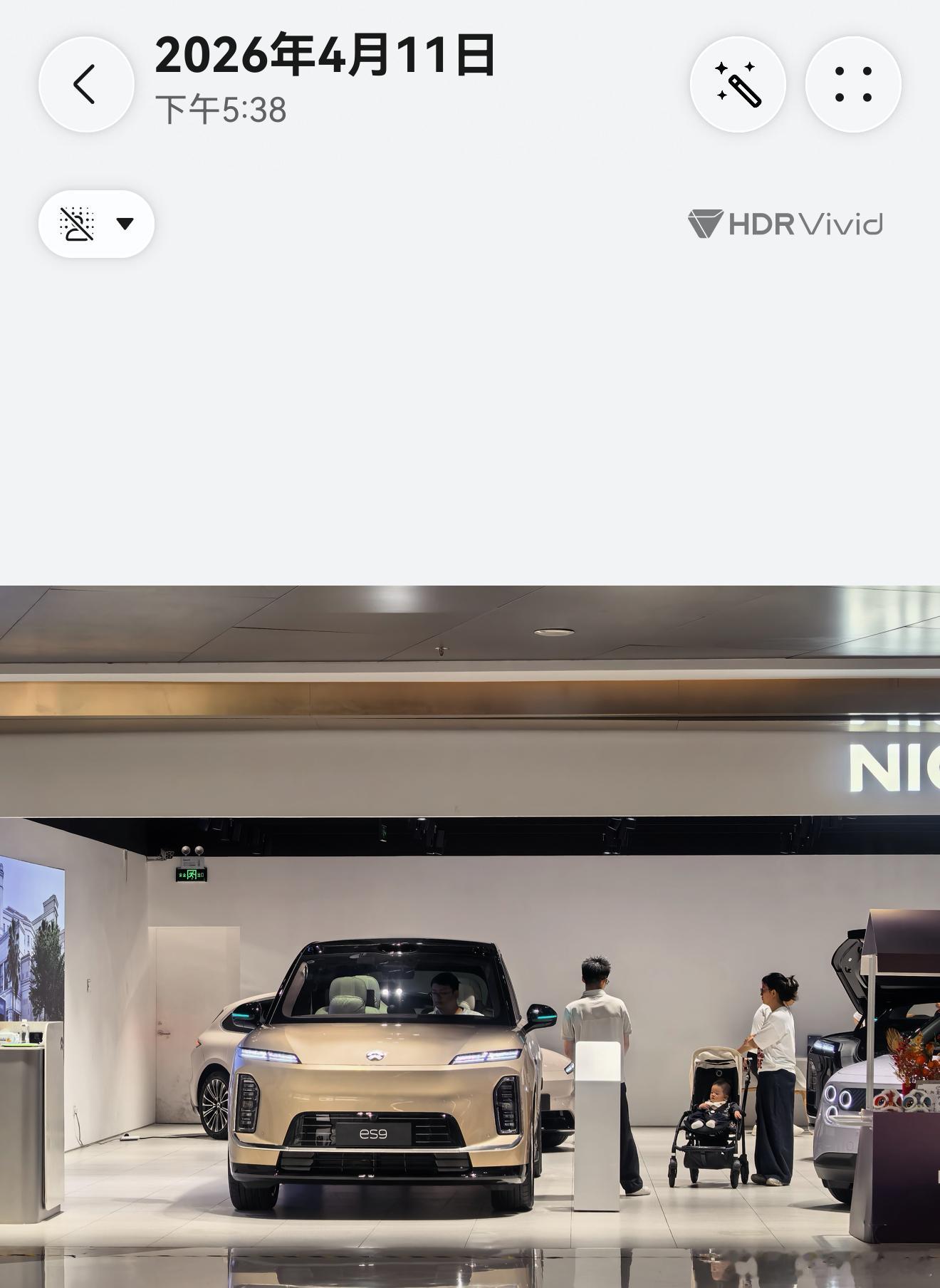 蔚来在 ES9 和 ES8 加持下，附近商场门店客流量确实不一样了。之前即使是周