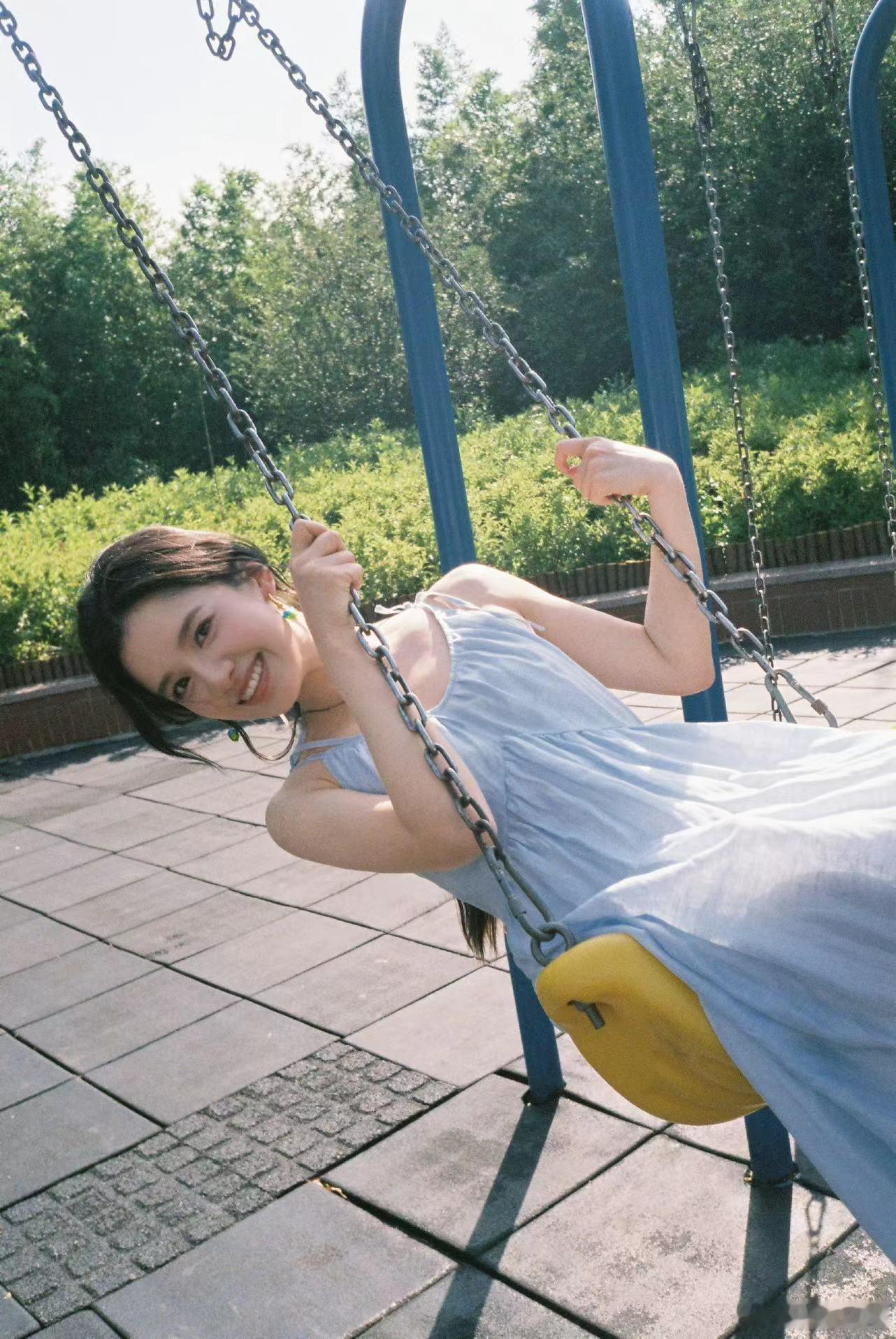 #张婧仪氧气感生日照# 生日快乐婧仪公主👸🏻好有氧气感的一组照片～开启盛夏新
