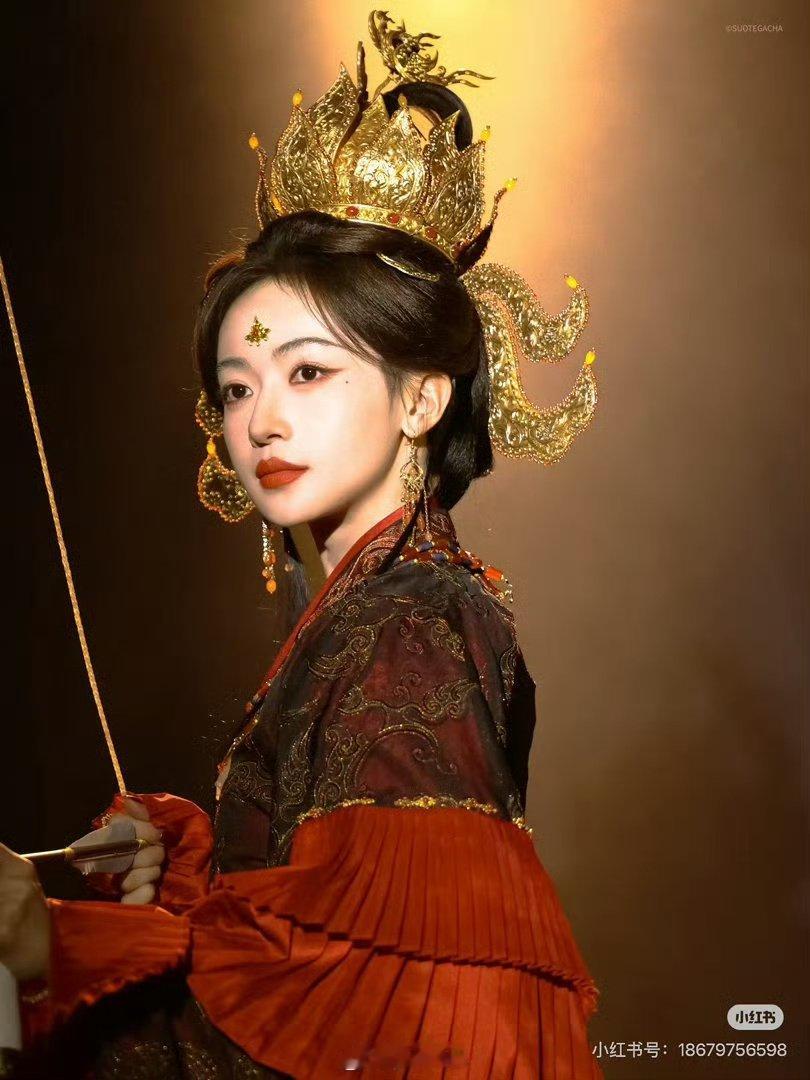 吴谨言凤不栖人生妆造吴谨言新剧凤不栖人生妆造有了！适配度满分吴谨言遇上了她的人生