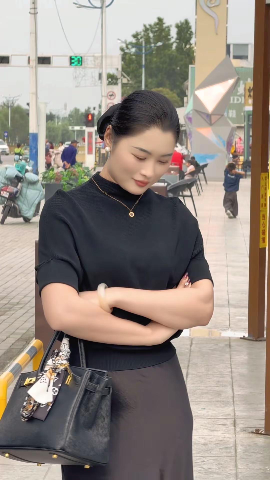 三十岁赐我成熟的勋章，我还人生清醒的锋芒。