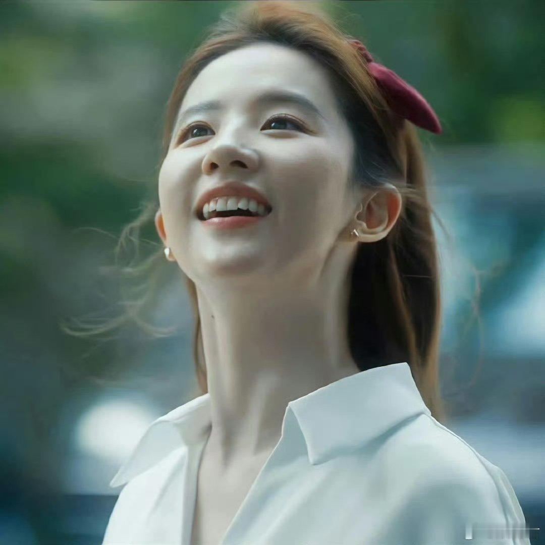 刘亦菲本人该美成什么样刘亦菲最接近本人的一张图刘亦菲本人还美成啥样啊！不敢想 