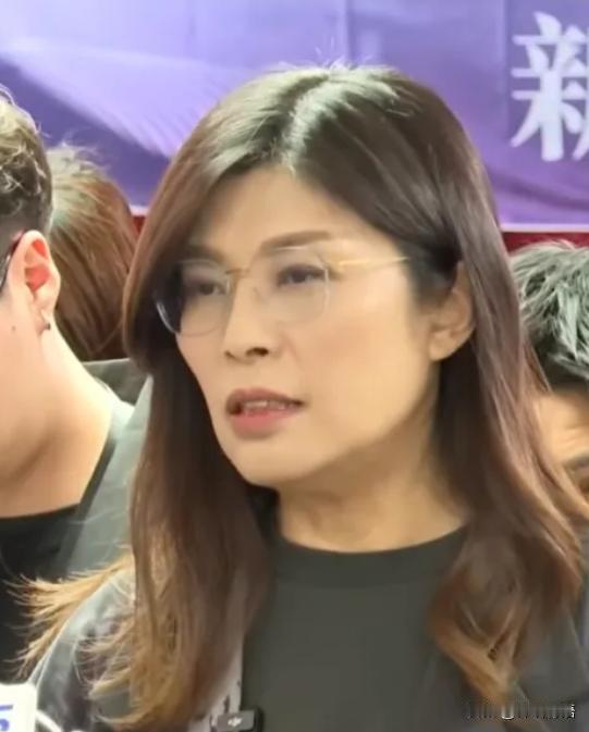 国民党又开始玩新套路了！副主席李乾龙在金门党庆上透了个大消息：主席郑丽文已经拿到