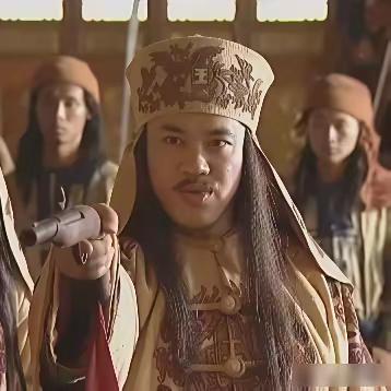 1864年，太平军悍将蔡元隆辞职回家，纳了三房小妾，生了6个孩子，购置田宅，日子