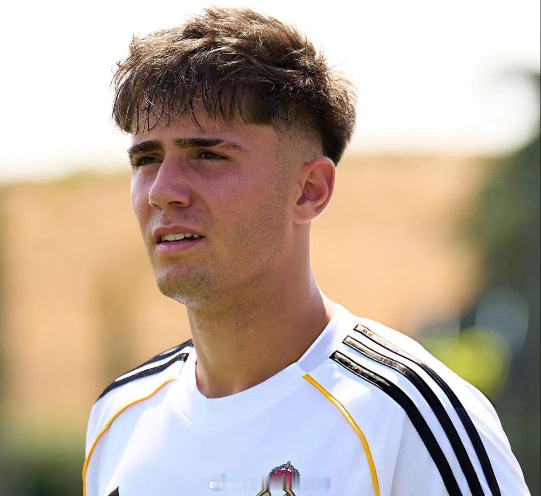 gunnerblog消息，有几支欧洲球队已经探索了一月份签下巴尔德佩尼亚斯的可能