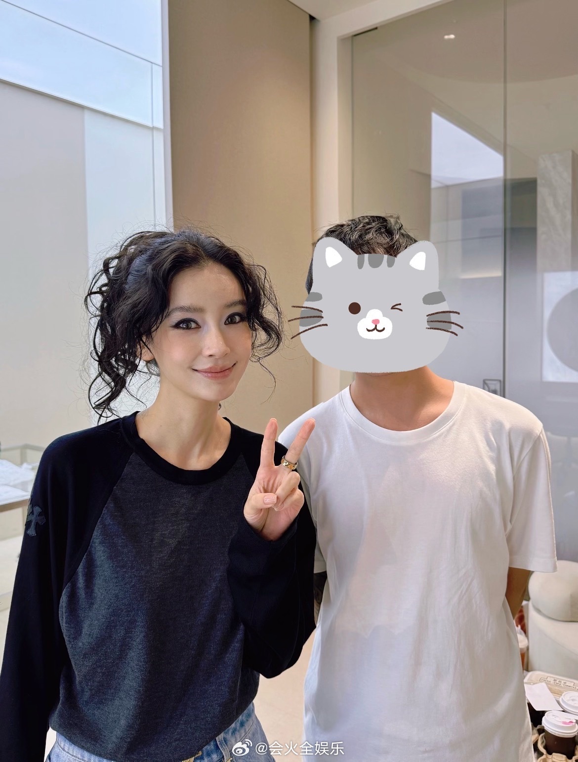 如果羡慕有声音 那么我的羡慕震耳欲聋！Angelababy全包眼线卷发造型Ang