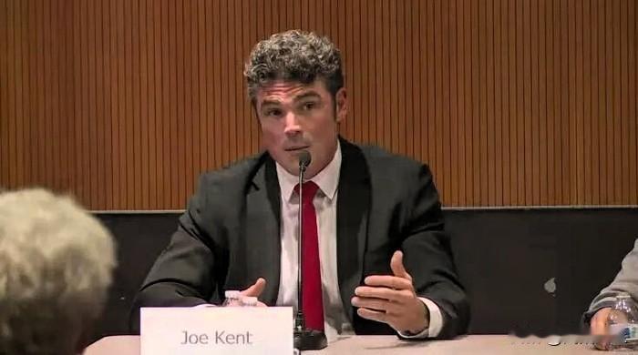 美国国家反恐中心主任乔·肯特决定辞去职务，他表示：“我良心上无法支持伊朗持续的战