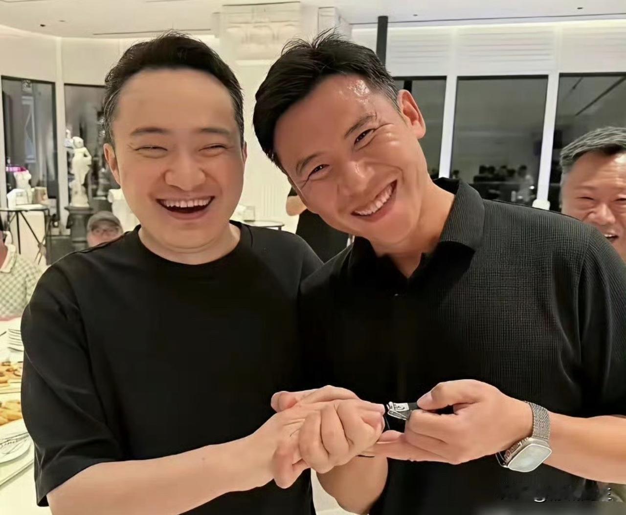 孙割的短板，小个胖子，有人说他才163，但人家又嗅到商机，公开回应身高问题：向全