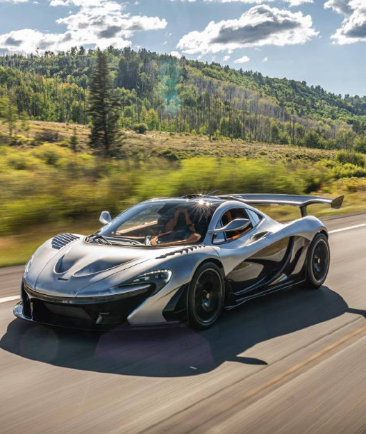 🚘McLaren P1 1⃣外观设计充满了未来感与功能性，每一个线条都经过精心