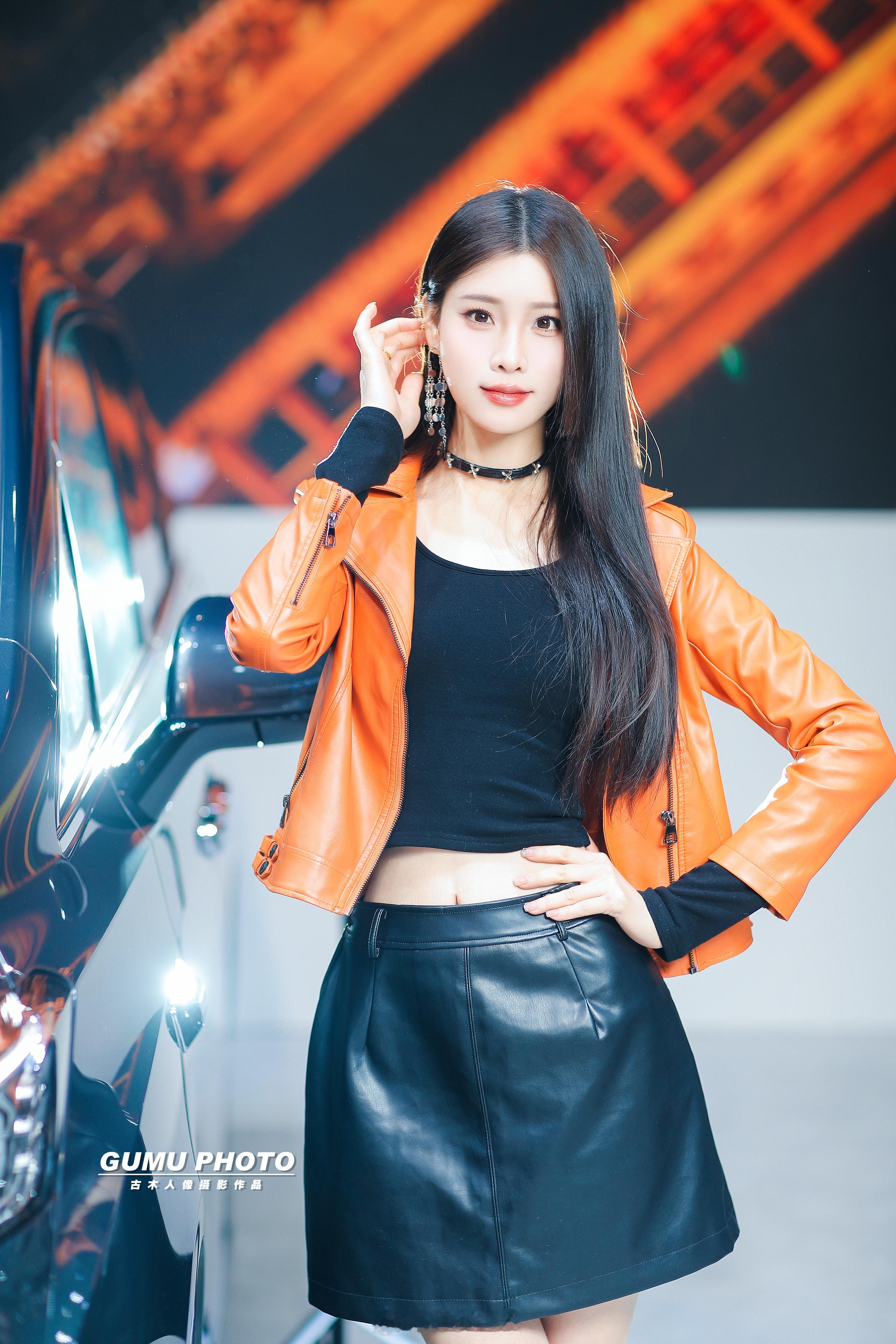 2025重庆汽车消费节长城汽车展台模特小姐姐。                