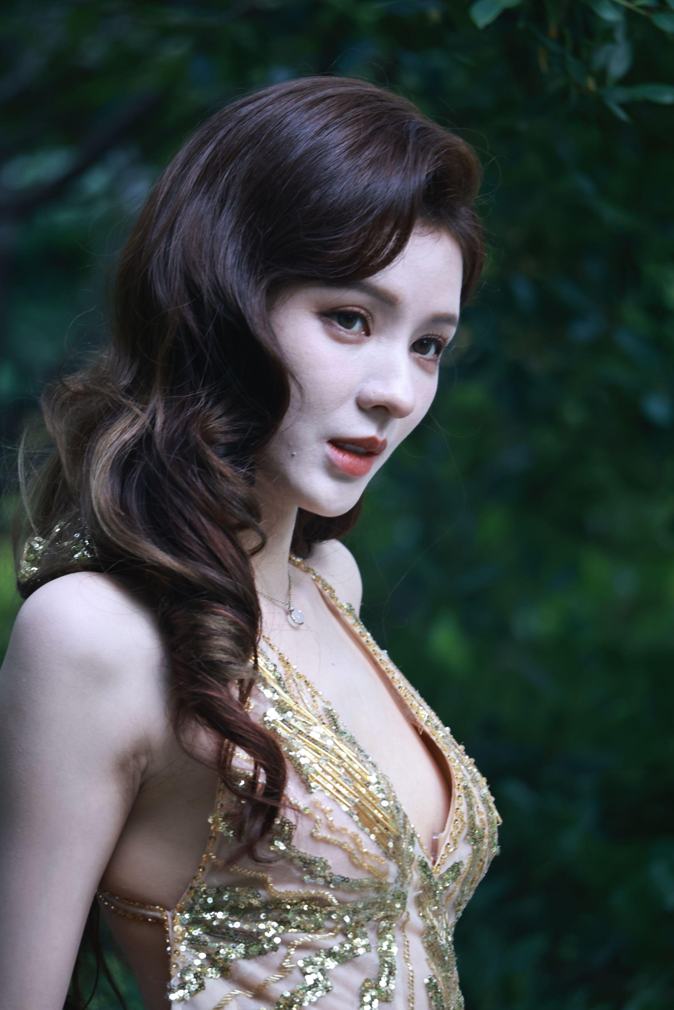 大半年没有更新过生图了，今天给大家分享一组 绝美瞬间