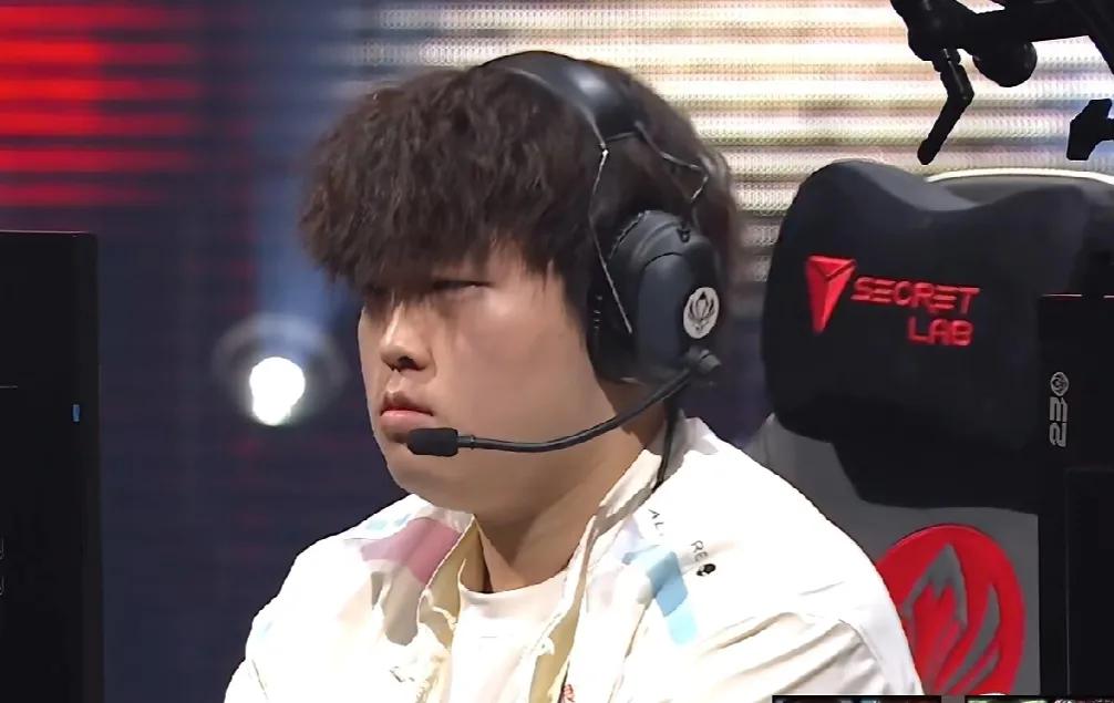 还是那句老话，快起请UZI出山吧，尺帝已经在LPL杀疯了，还好今年他是JDG战队