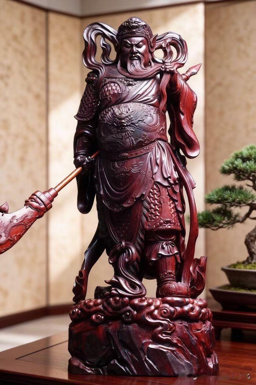 有些气场，不是压出来的，是“立”出来的。

小叶紫檀的沉稳底色，让整尊关公更显分