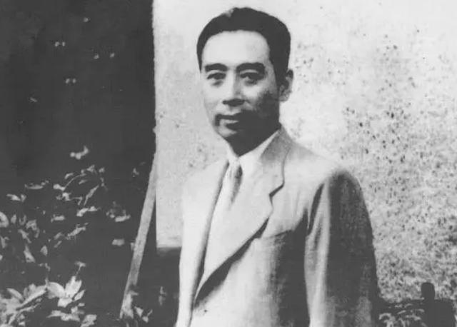有个外国女记者不怀好意地问周恩来总理：“在你们中国，明明是人走的路，为什么叫马路