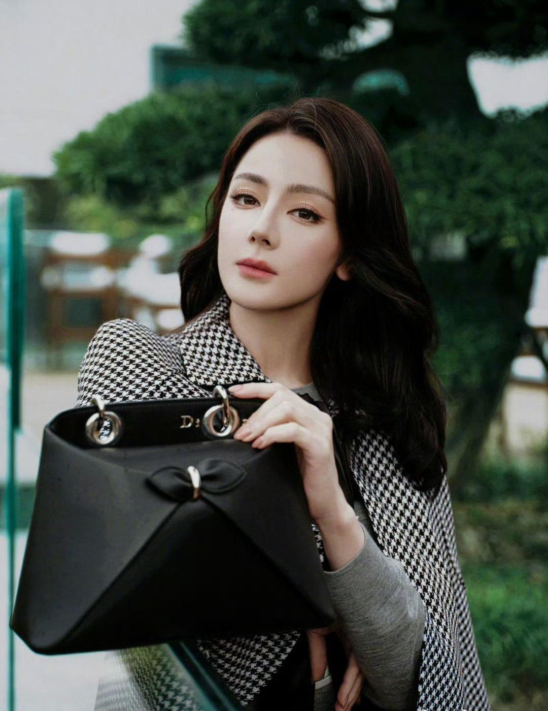 dlrb迪丽热巴白日提灯包场6666份 姐姐，好漂亮 q